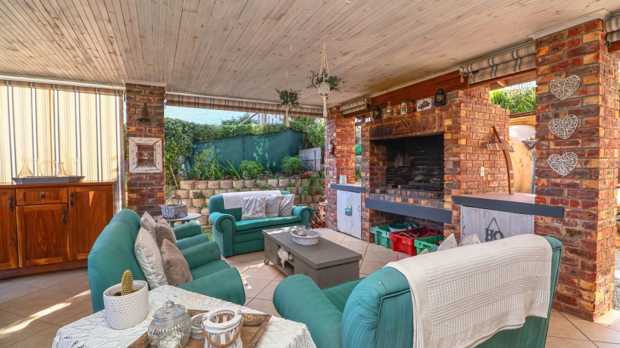 5 Bedroom Property for Sale in Knysna Heights Western Cape